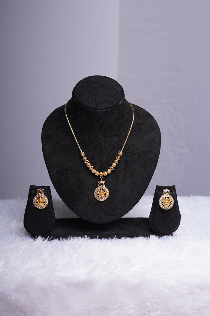 Laxmi Pendant Set