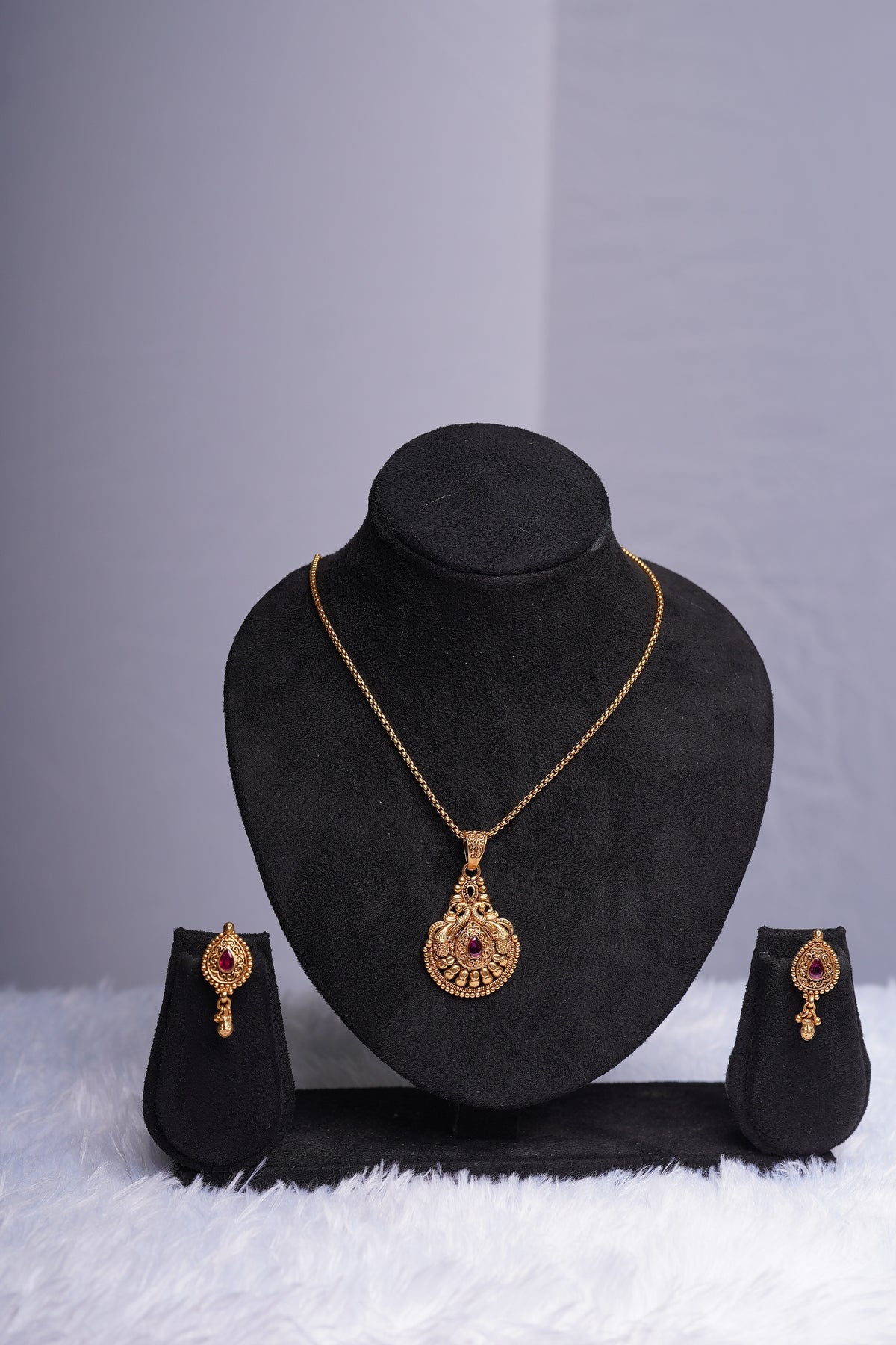 Ruby Pendant Set
