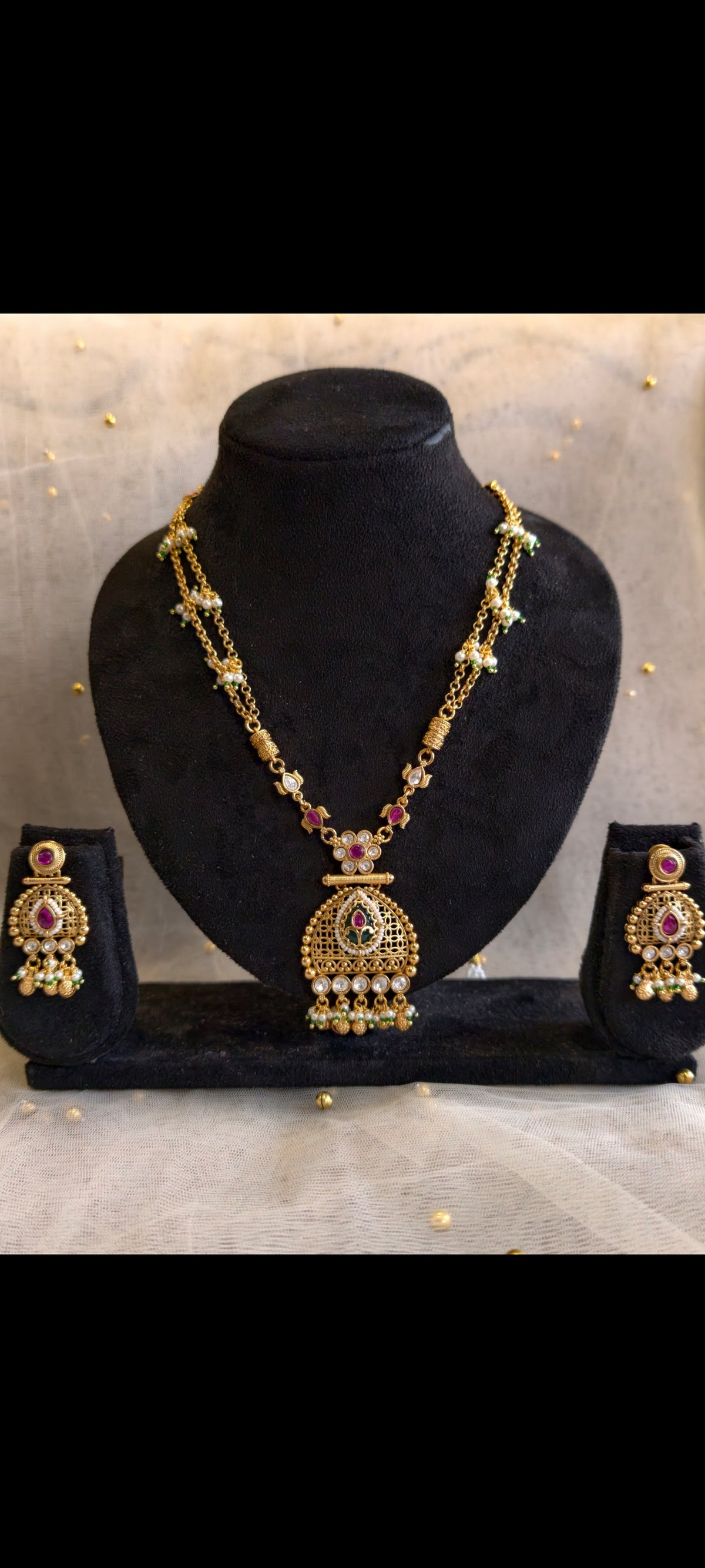 Heritage Pendant Set