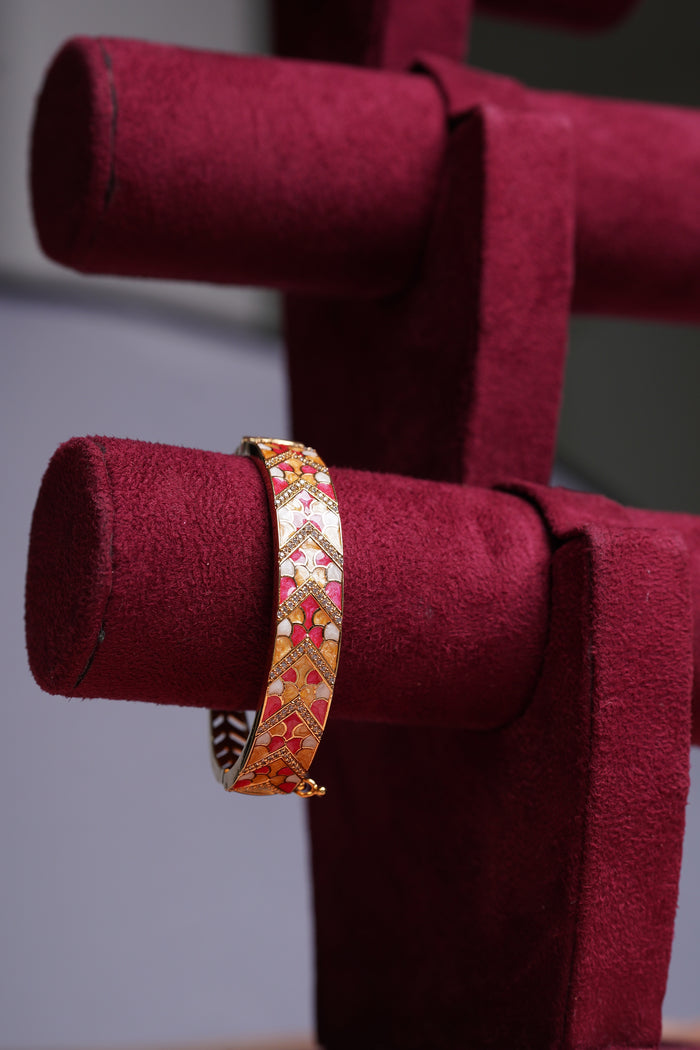 Meenakari Kada