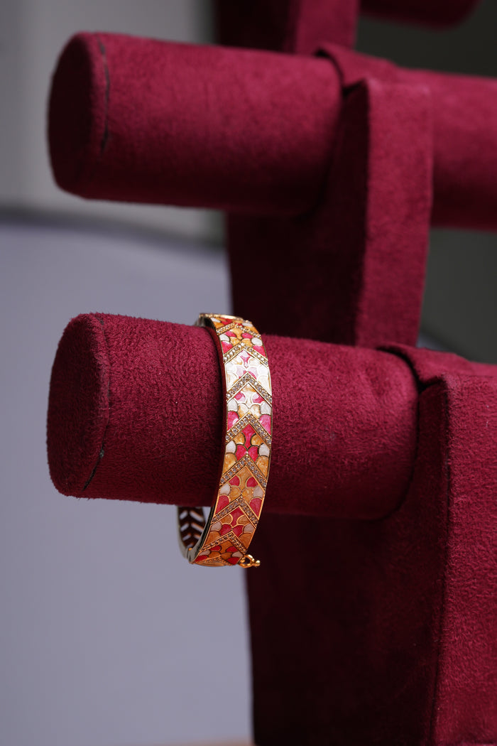 Meenakari Kada