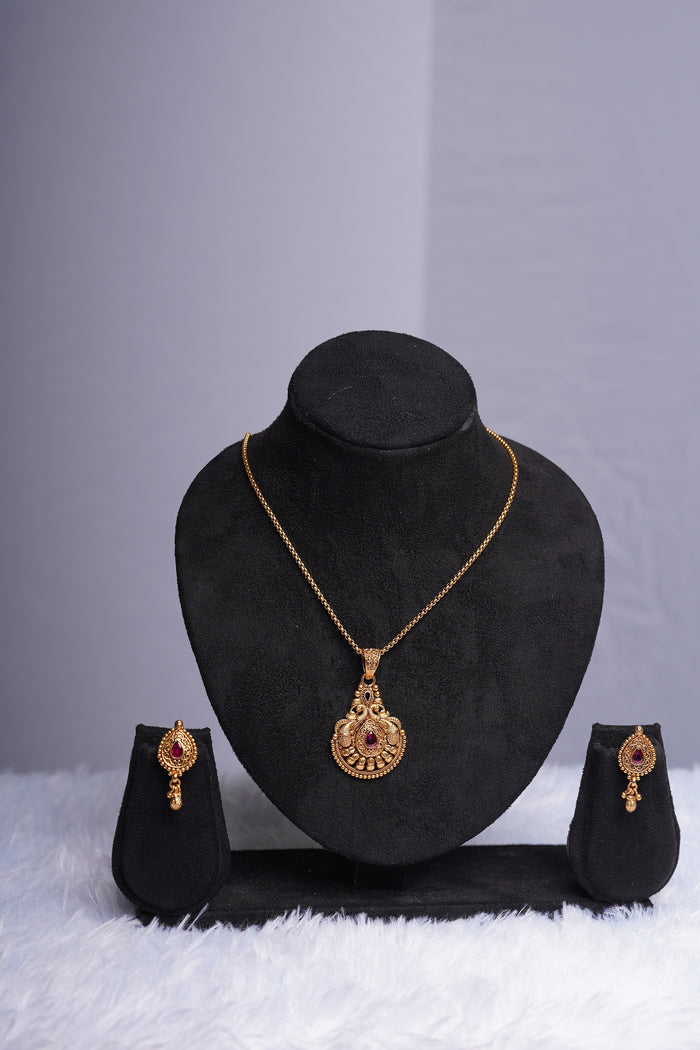 Ruby Pendant Set