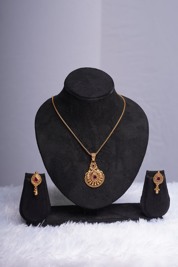 Ruby Pendant Set