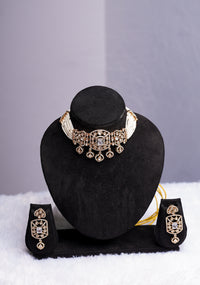 Kundan Pearl Choker