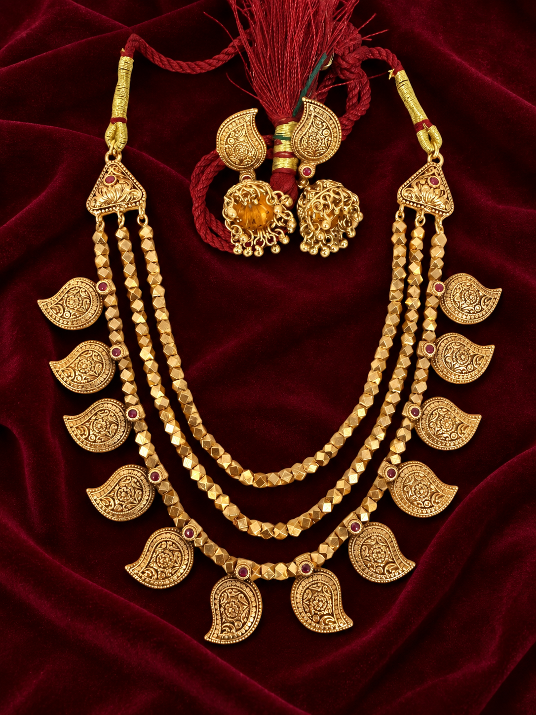 Ashtapailu layered set with koyari